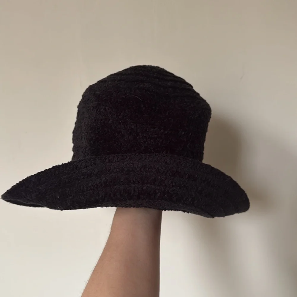 90’s Vintage Black Crochet Bucket Hat
